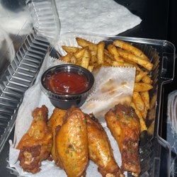 Taylour Peighton - Wings & fries
