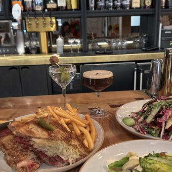 Heartwood - Martini lunch... Reuben sandwich, Thai salad & Mediterranean salad - Cocktail Bars Near Me - San Francisco, California Heartwood - Martini lunch... Reuben sandwich, Thai salad & Mediterranean salad - Cocktail Bars Near Me - San Francisco, California