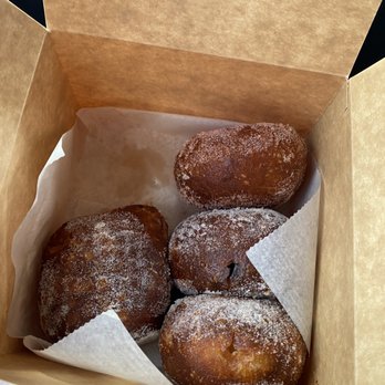 A Leonard's Bakery - Desserts Near Me - Waipahu, Hawaii