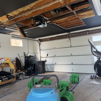Emerald Isle Restoration - Water leak from toilet into garage - Damage Restoration Near Me - Ventura, California Emerald Isle Restoration - Water leak from toilet into garage - Damage Restoration Near Me - Ventura, California
