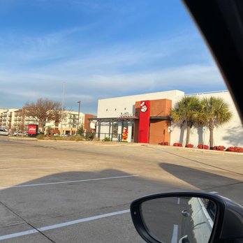Jollibee - Outside - Chicken Shop Near Me - Plano, Texas