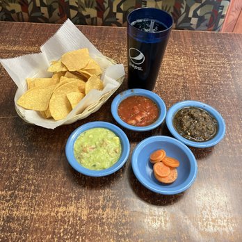 Taqueria Mis Compadres - The salsa bar here is wonderful - Mexican Near Me - Modesto, California