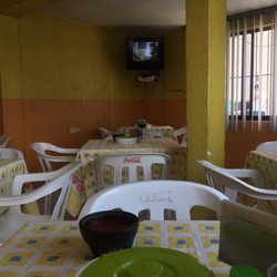 Fonda El Güero - Área de mesas