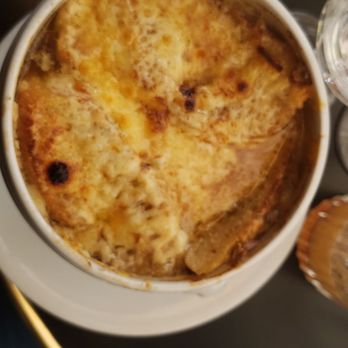 Café de Paris - French onion soup! - Brasseries Near Me - Paris, 75 Café de Paris - French onion soup! - Brasseries Near Me - Paris, 75