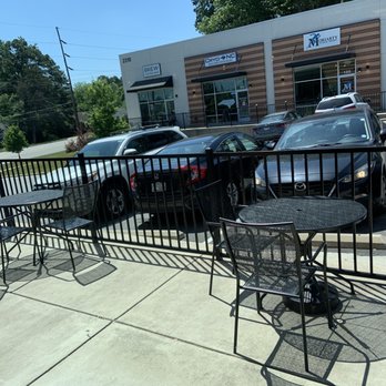 FRESKO Greek Kitchen - Outside seating - Greek Near Me - Raleigh, North Carolina FRESKO Greek Kitchen - Outside seating - Greek Near Me - Raleigh, North Carolina
