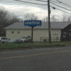 Emlaw's Tire & Auto Repair - Sign out front, building is in back