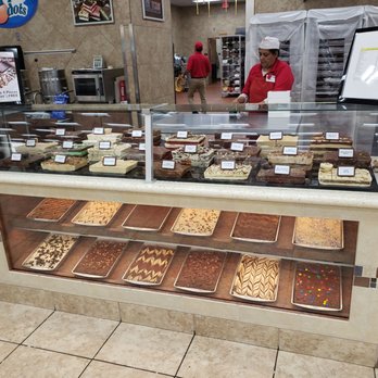 Buc-ee's - Fudge case - Gas Stations Near Me - Terrell, Texas Buc-ee's - Fudge case - Gas Stations Near Me - Terrell, Texas