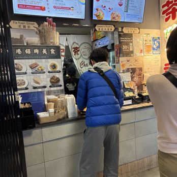 Cha Kee - People waiting during lunch hour - Hong Kong Style Cafe Near Me - Richmond, British Columbia