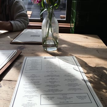 Singer Tavern - People watching - Pubs Near Me - London, XGL