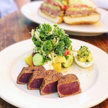 R+D Kitchen - Mediterranean Seared Tuna Salad - New American Near Me - Dallas, Texas