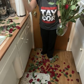 Avas Flowers - 2 dozen dead roses ...My fiancée's face sums it up ..  dissatisfied!!  We want a FULL REFUND ... not store credit... - Florists Near Me