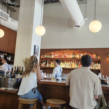 Camelia - Bar area - French Near Me - Los Angeles, California