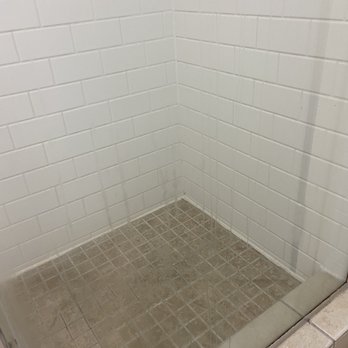 Fairfield by Marriott Inn & Suites Columbia Northeast - Shower doors - filthy - Hotels Near Me - Columbia, South Carolina