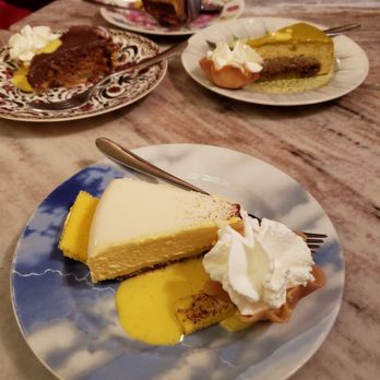 Pasticceria Cavour - Lemon cake - Bars Near Me - Bergamo, BG