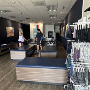 StretchLab - Fitness & Instruction Near Me - Willowbrook, Illinois