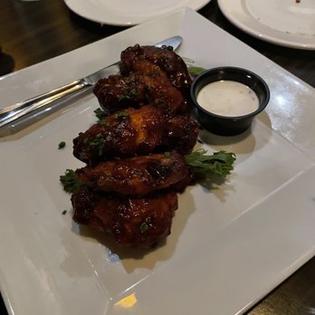 Le Macintosh - Chicken wings - Pubs Near Me - Bromont, Quebec