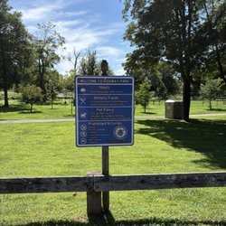 Ridgeway Park - Sign with the rules of the park