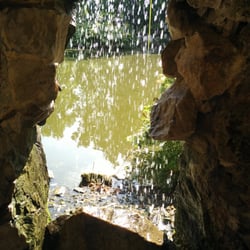 Jardin des Plantes - Nombreuses petites cascades