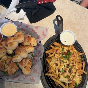 Bubba's 33 - Sports Bars Near Me - Tampa, Florida