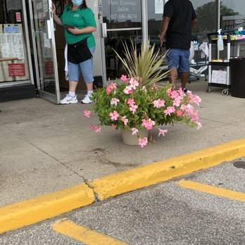 Just Judy's - Sidewalk flowers - Breakfast & Brunch Near Me - Indianapolis, Indiana