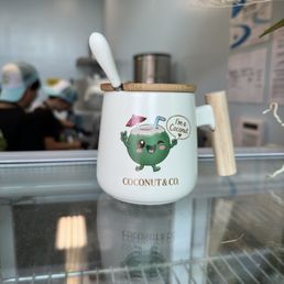 Free mug! Free mug!