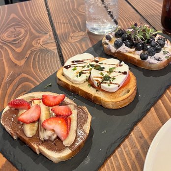 The Lola - Toasts: Nutella & banana, balsamic mozzarella, blueberry & honey, - Cocktail Bars Near Me - Glendale, Arizona The Lola - Toasts: Nutella & banana, balsamic mozzarella, blueberry & honey, - Cocktail Bars Near Me - Glendale, Arizona