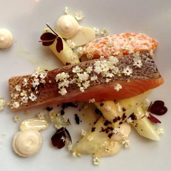 Frenchie - Banka trout, white asparagus, elderflower                  Truite de Banka, asperges blanches, sureau - French Near Me - Paris, 75