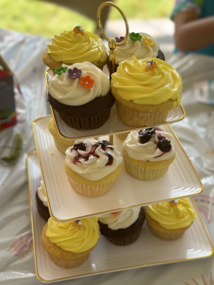 Tiny Cakes Logo