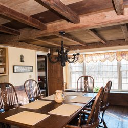 Mount Hope Farm - North Pasture, a charming relocated Maine cottage, is a 4-bedroom 4 1/2-bath house that can be rented as a whole house by individual rooms