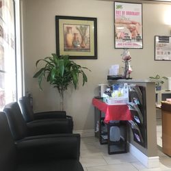 Sun Nails - Been waiting over 20 minutes already