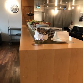 Horizon Lounge - Lots of fruit - Airport Lounges Near Me - Geneva, GE