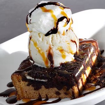 Yard House - Desert - New American Near Me - Santa Clarita, California