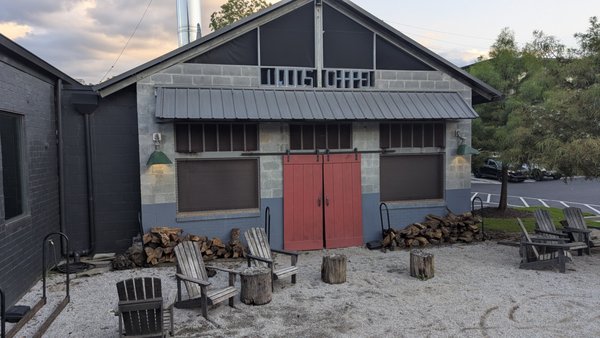 Wood’s Chapel BBQ by null