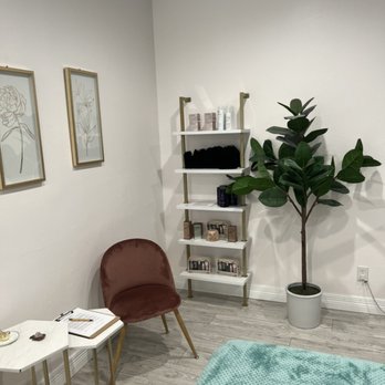 HayleyAnn Beauty - Meet me at our spot - Eyelash Service Near Me - Austin, Texas HayleyAnn Beauty - Meet me at our spot - Eyelash Service Near Me - Austin, Texas