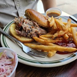 Ollie Cat Cafe - Pull pork bbq sandwich