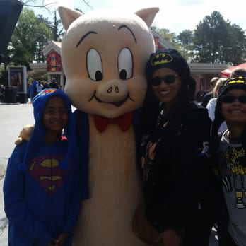 Six Flags Over Georgia - Porky, he's my favorite - Amusement Parks Near Me - Austell, Georgia