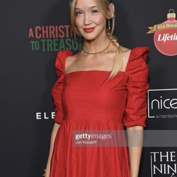 HolyTans - Red carpet - Spray Tanning Near Me - Los Angeles, California HolyTans - Red carpet - Spray Tanning Near Me - Los Angeles, California