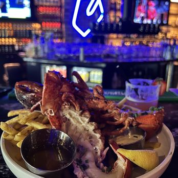 Lobster Burger Bar - Lobster Frites - Bars Near Me - Toronto, Ontario