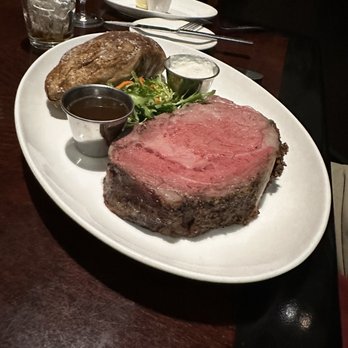 Cedars Steaks & Oysters - Steakhouses Near Me - Mashantucket, Connecticut