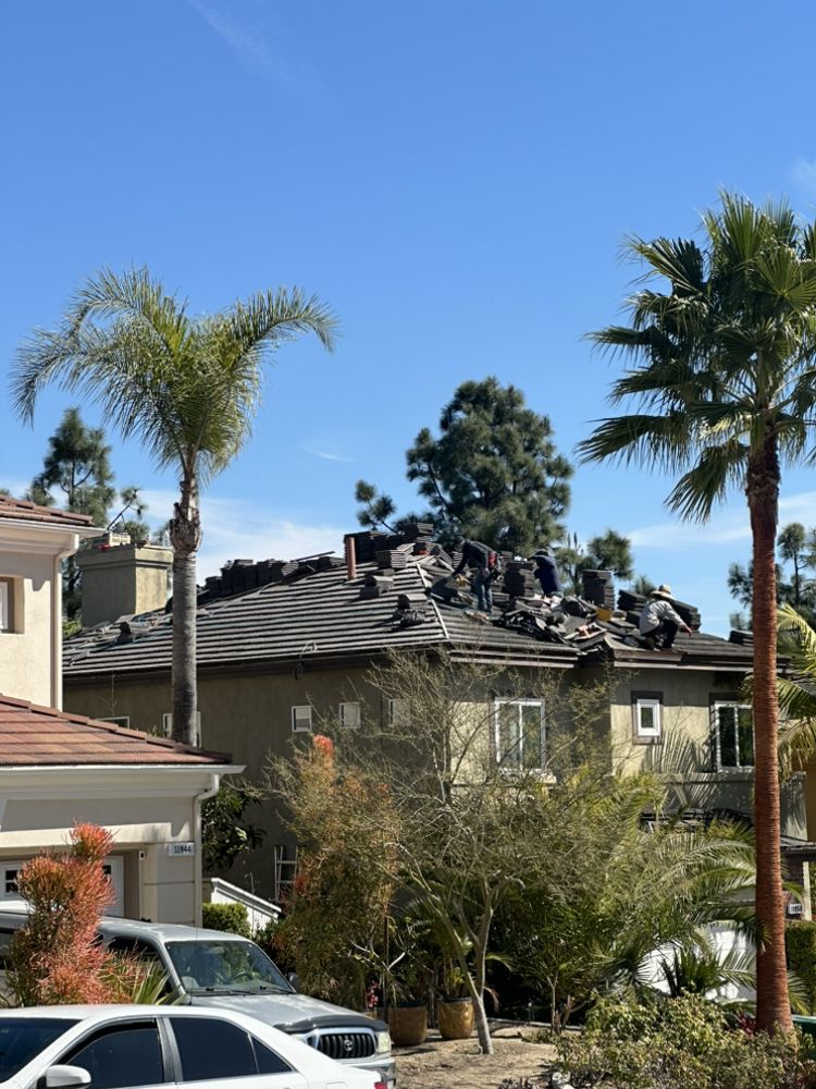 Slide of R&M Roofing