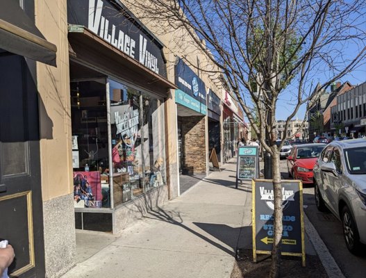 Village Vinyl & Hi Fi by null