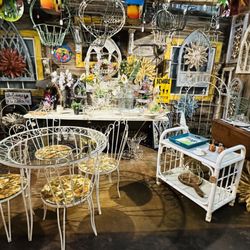 Trader Maes Furniture and Decor Market - Trader Mae's