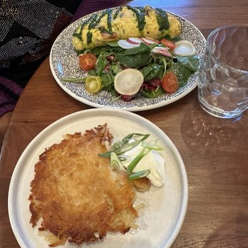 Mesler Kitchen Bar Lounge - Vegetarian omelette with hash brown - New American Near Me - Chicago, Illinois