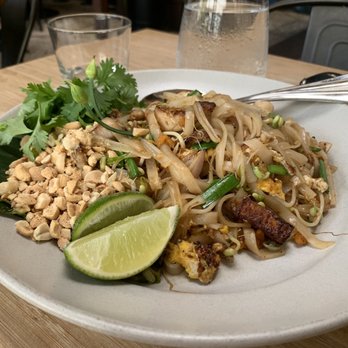Khom Loi - Pad Thai - Thai Near Me - Sebastopol, California