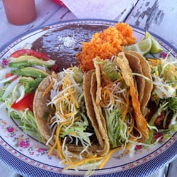 El Huarache - Three taco meal