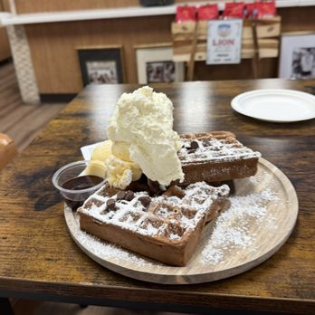 Waffle and Berry - Waffles Near Me - Honolulu, Hawaii