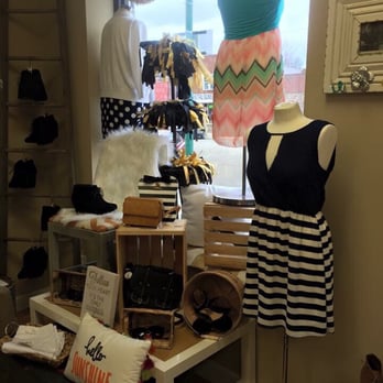 Amia Boutique - The arrangement of the store is easy to navigate! - Women's Clothing Near Me - Spring Valley, Illinois