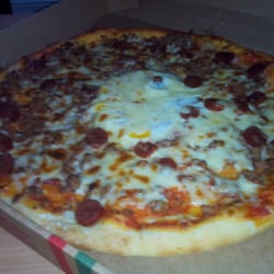 Casa Presto - Pizza mexicaine taille super ! Tomate, fromage, viande hachée, merguez, oeuf !