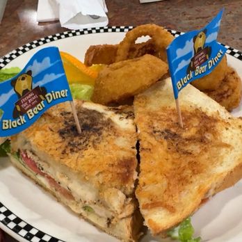 Black Bear Diner Barstow - Chicken Caesar Melt - Breakfast & Brunch Near Me - Barstow, California