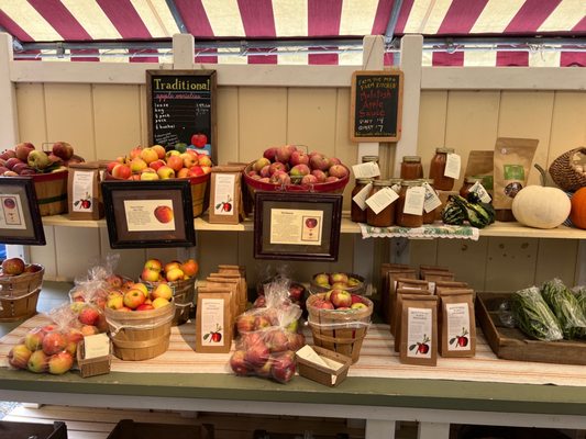 Montgomery Place Orchards by null